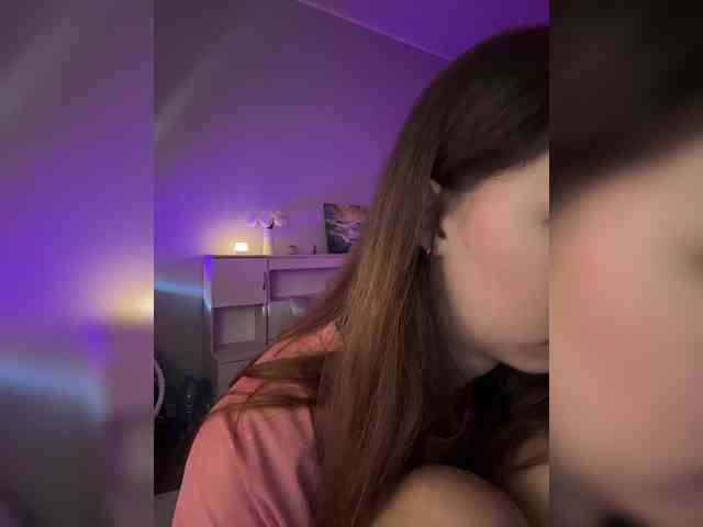ShyAlya webcam