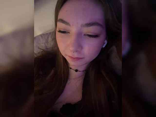 ShyAlya webcam