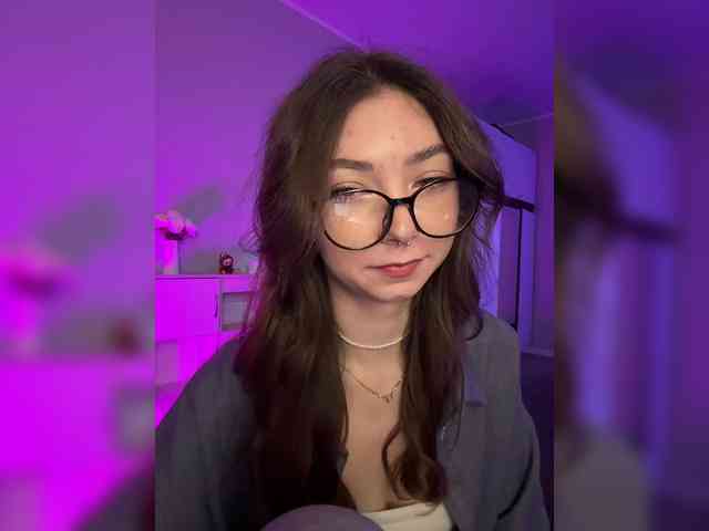 ShyAlya webcam