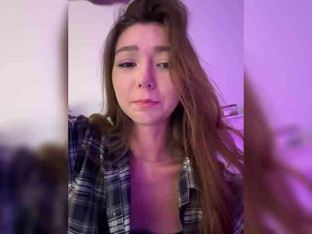 ShyAlya webcam