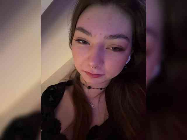 ShyAlya webcam