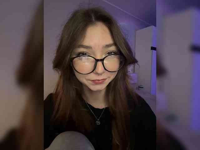 ShyAlya webcam