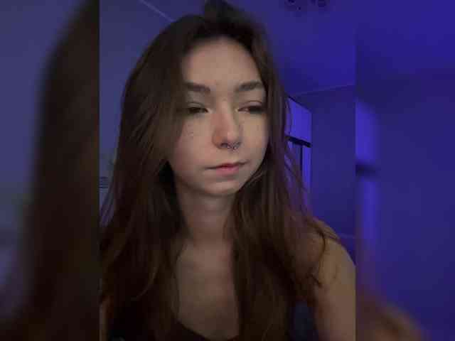 ShyAlya webcam