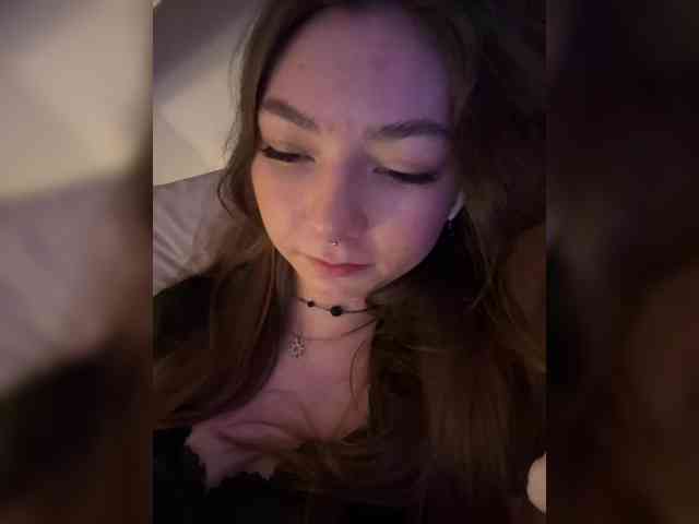 ShyAlya webcam
