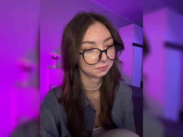 ShyAlya webcam