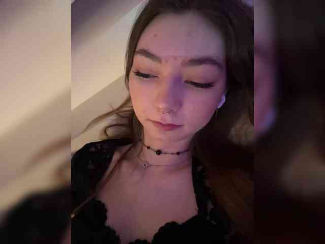 ShyAlya webcam