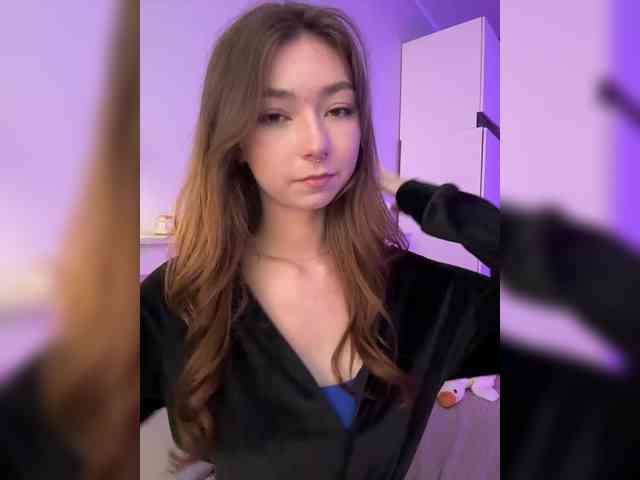 ShyAlya webcam