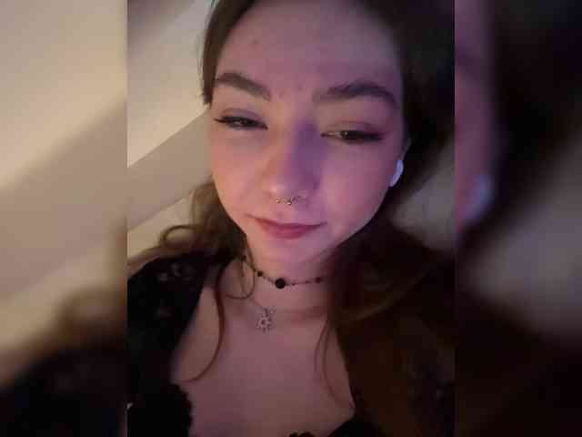 ShyAlya webcam