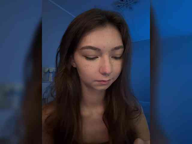ShyAlya webcam