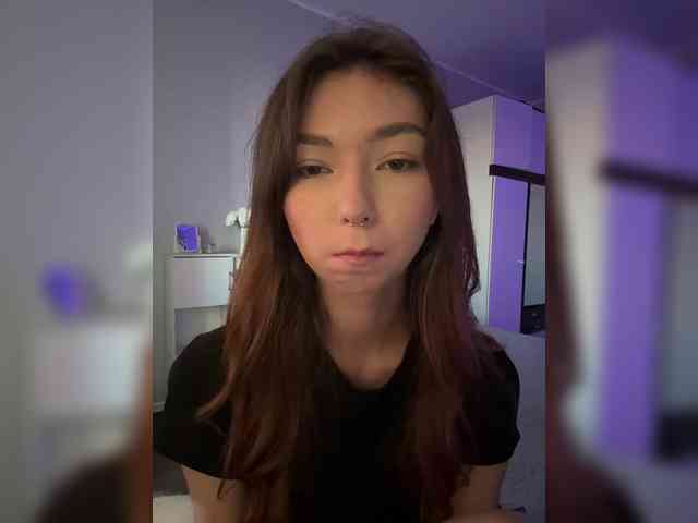 ShyAlya webcam