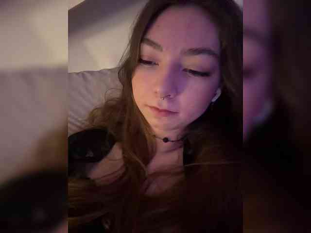 ShyAlya webcam