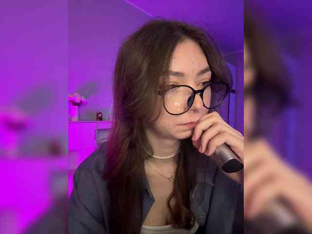 ShyAlya webcam