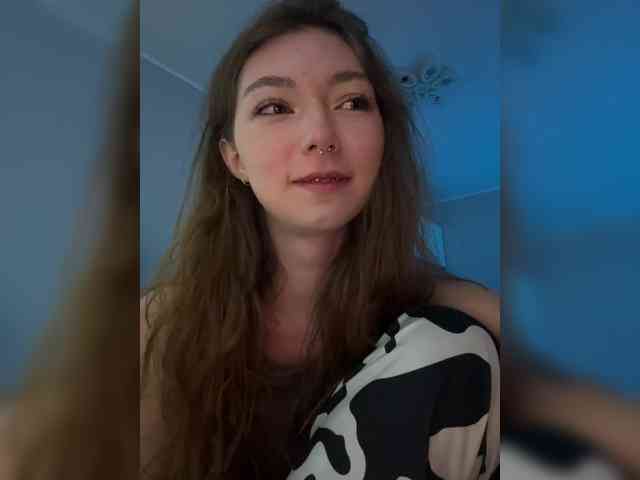ShyAlya webcam