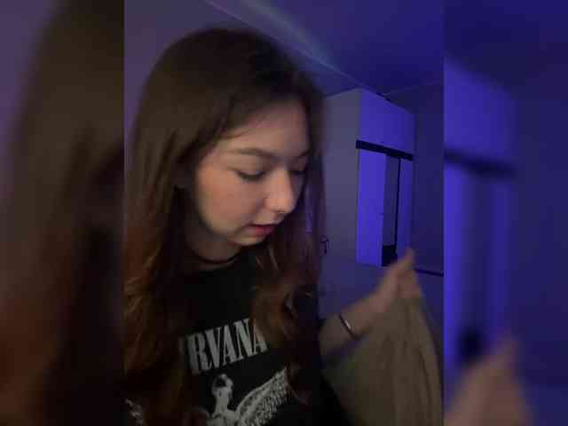 ShyAlya webcam