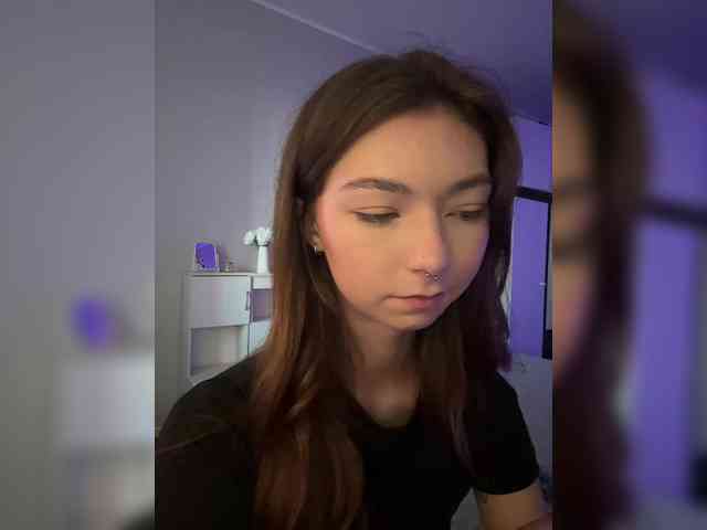 ShyAlya webcam