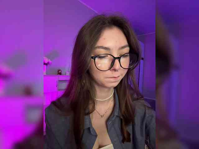 ShyAlya webcam