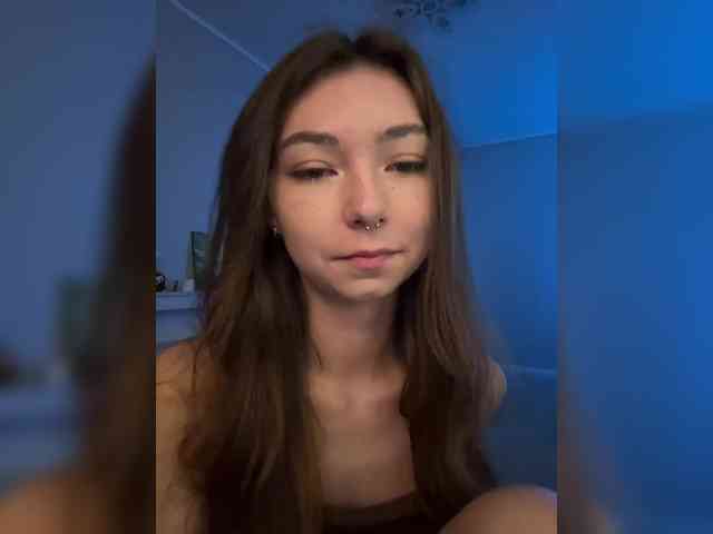 ShyAlya webcam