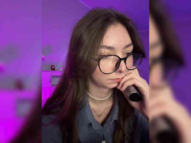 ShyAlya webcam
