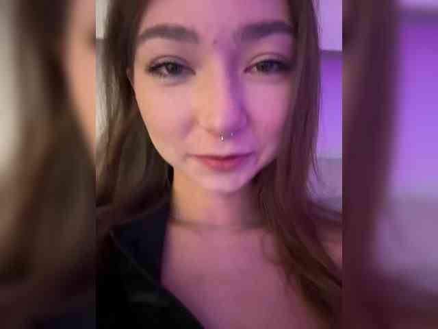 ShyAlya webcam