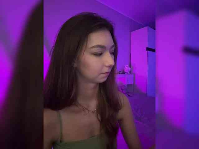 ShyAlya webcam