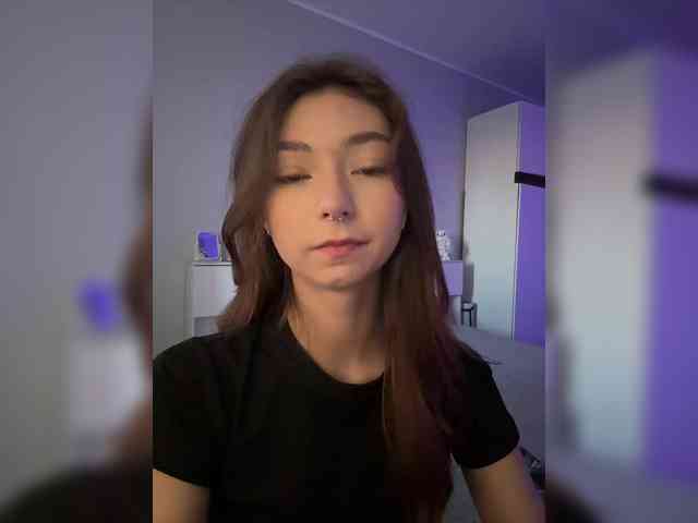 ShyAlya webcam