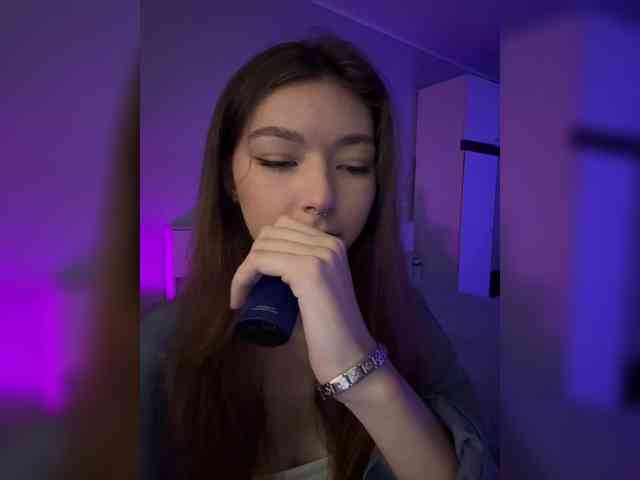 ShyAlya webcam
