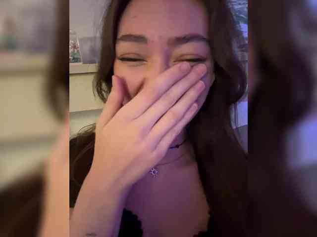 ShyAlya webcam