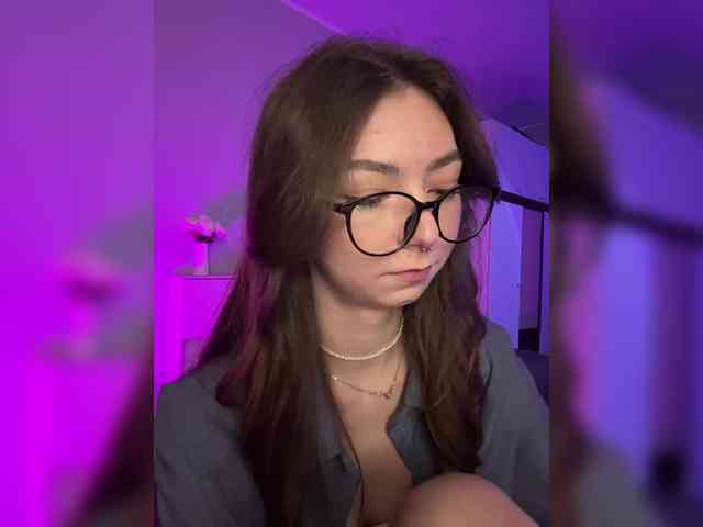 ShyAlya webcam