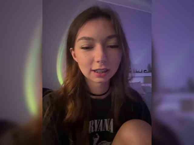 ShyAlya webcam
