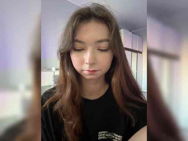 ShyAlya webcam