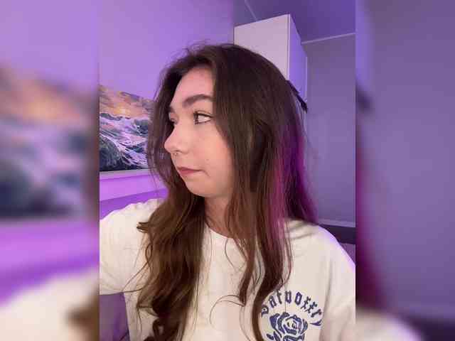 ShyAlya webcam