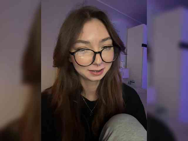 ShyAlya webcam