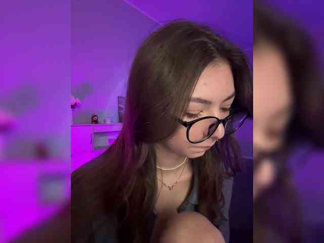 ShyAlya webcam