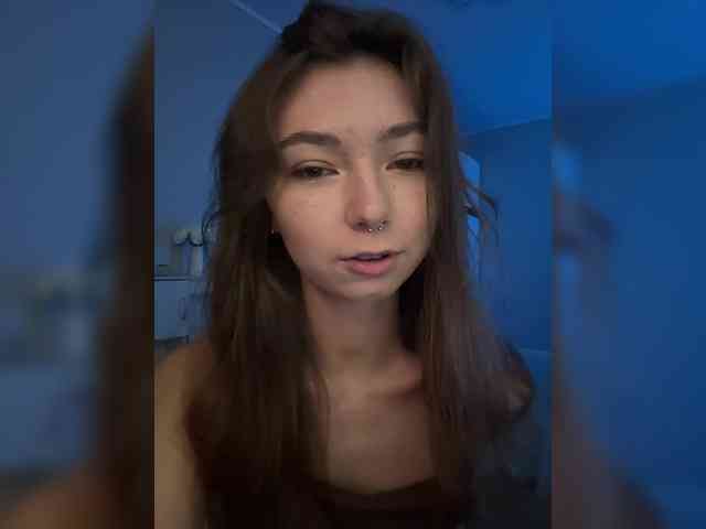 ShyAlya webcam