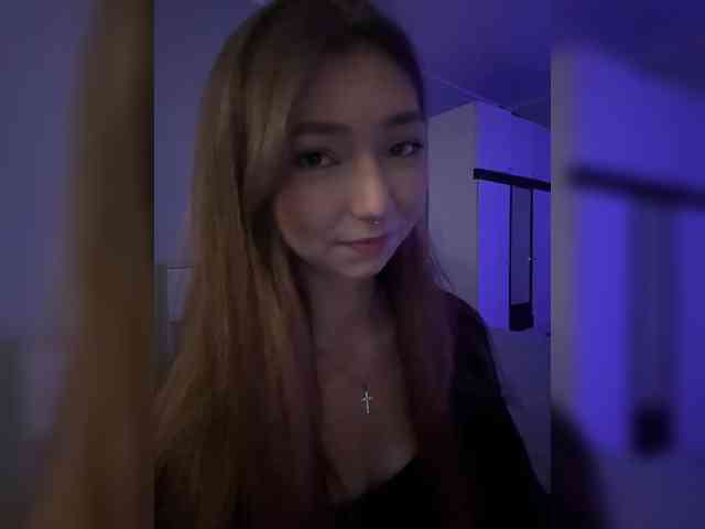 ShyAlya webcam