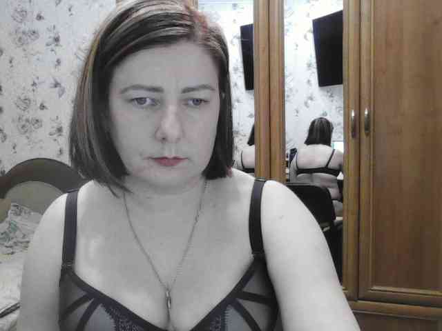 SophieNightAh webcam