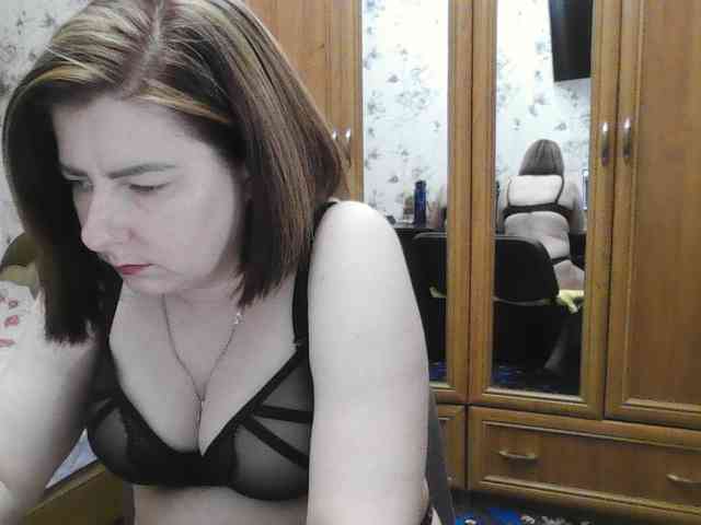 SophieNightAh webcam