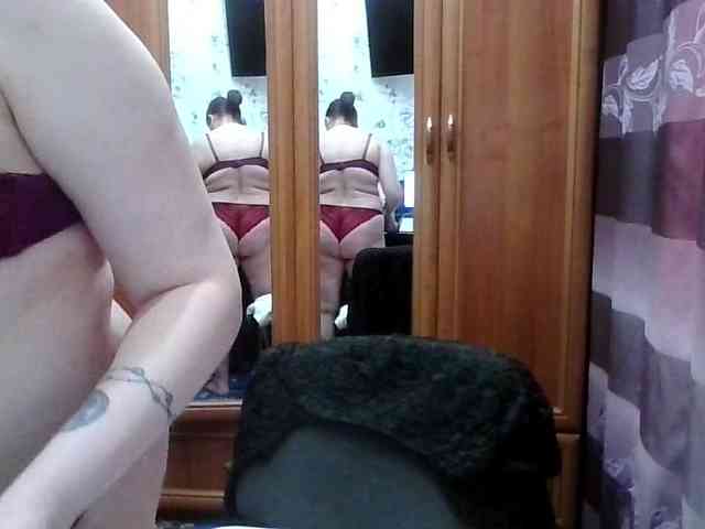 SophieNightAh webcam