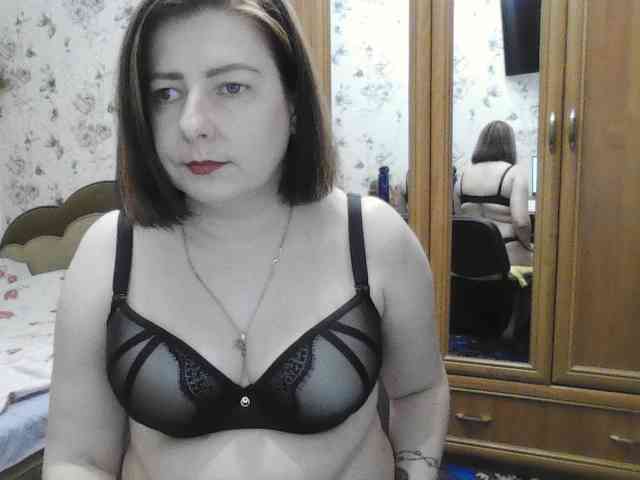 SophieNightAh webcam