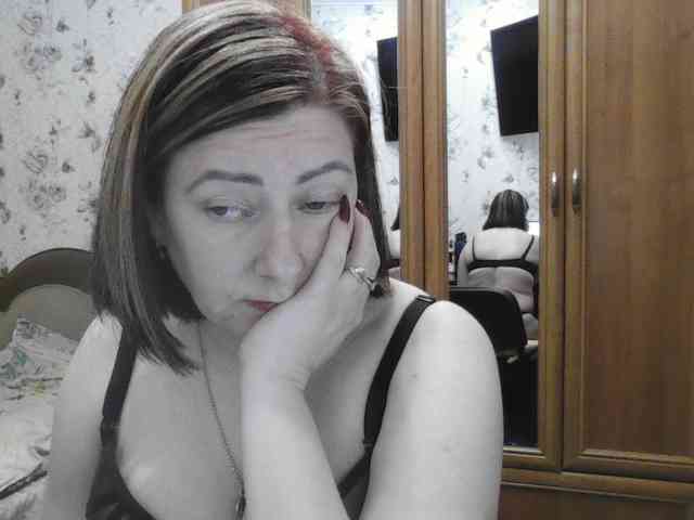 SophieNightAh webcam