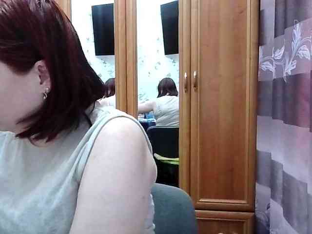 SophieNightAh webcam