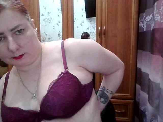 SophieNightAh webcam