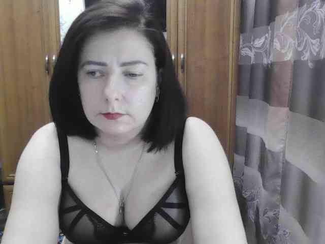 SophieNightAh webcam