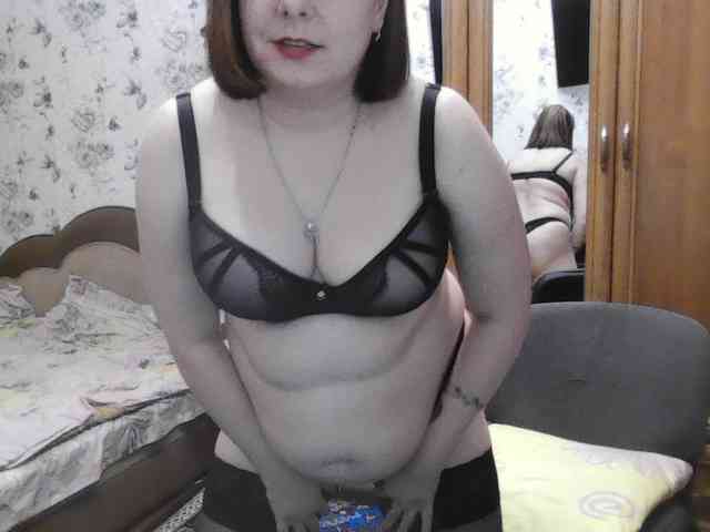 SophieNightAh webcam