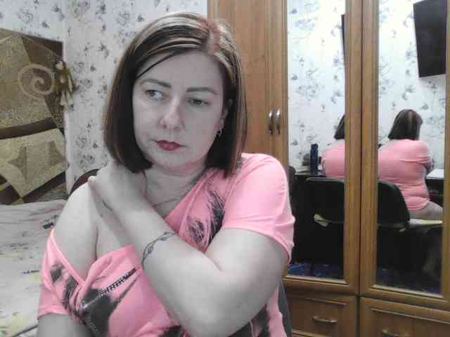 SophieNightAh webcam