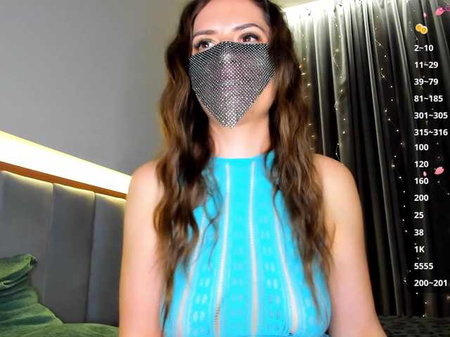 CharmAlina's BongaCams show and profile