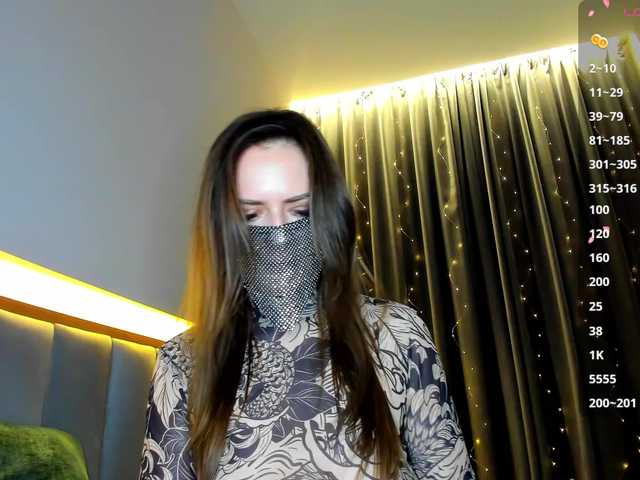 CharmAlina's BongaCams show and profile