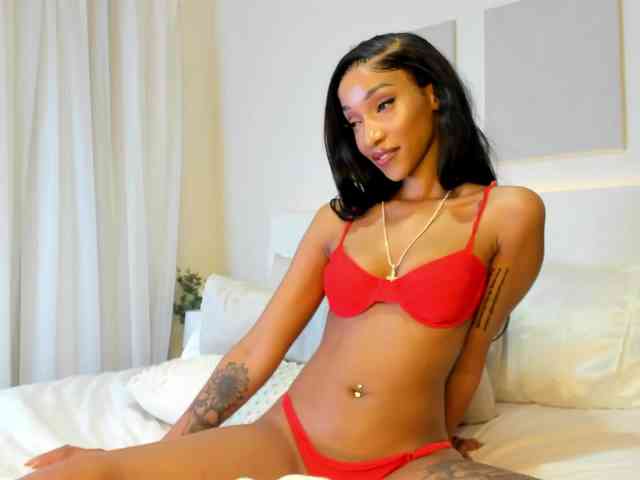 Cinnamon-Lips webcam