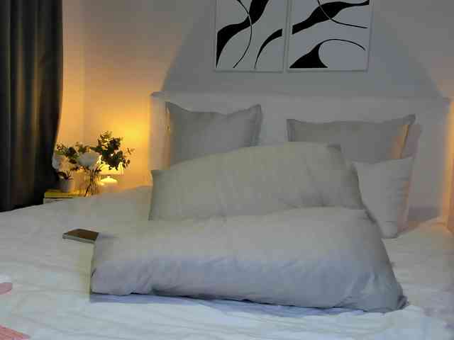 Cinnamon-Lips Cinnamon-Lips