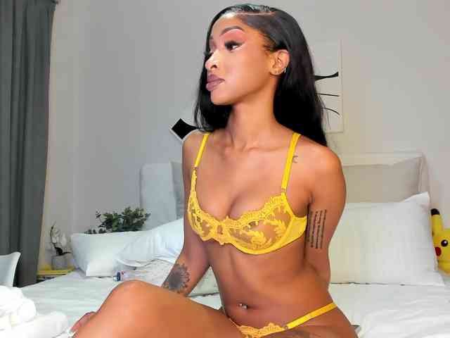 Cinnamon-Lips webcam